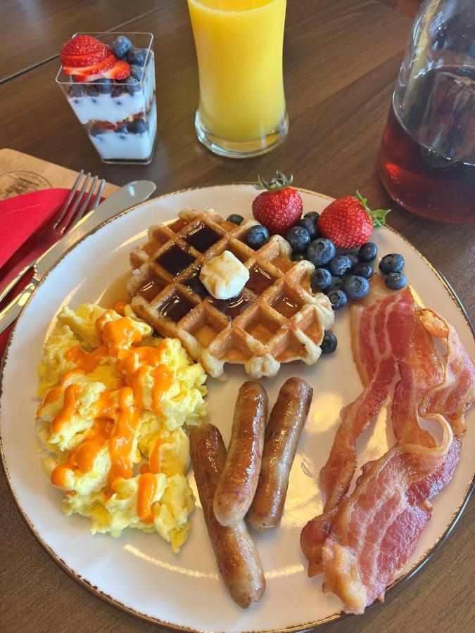 Monterey Inn Екстер'єр фото